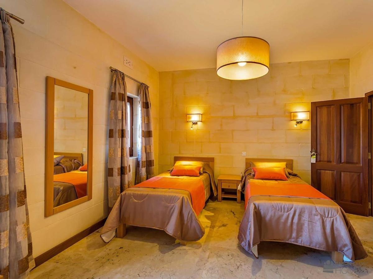 The Almonds Luxury Villa San Lawrenz Екстериор снимка