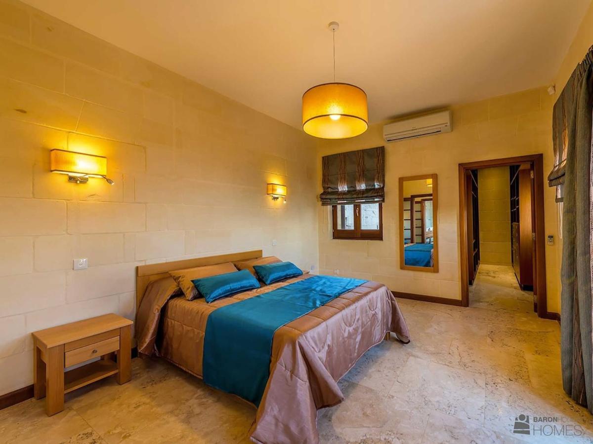 The Almonds Luxury Villa San Lawrenz Екстериор снимка