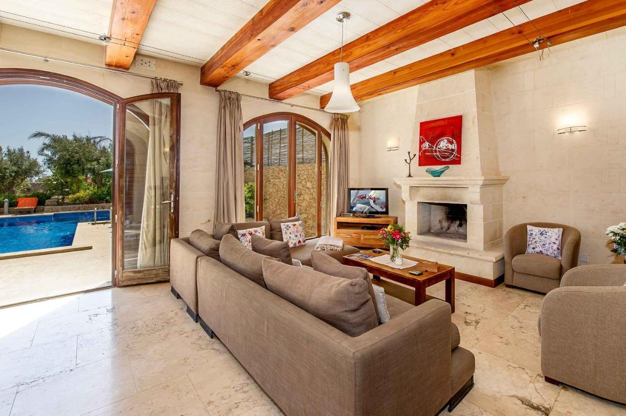 The Almonds Luxury Villa San Lawrenz Екстериор снимка