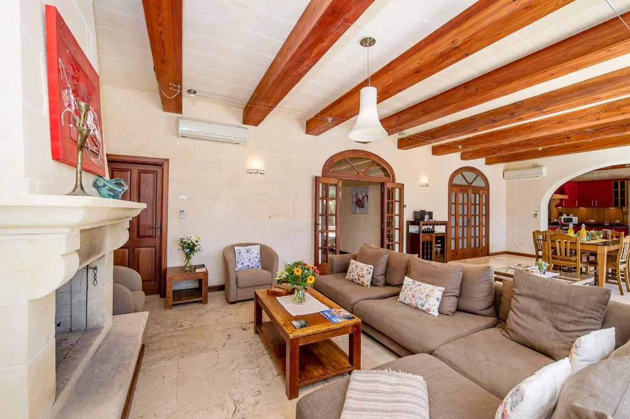 The Almonds Luxury Villa San Lawrenz Екстериор снимка