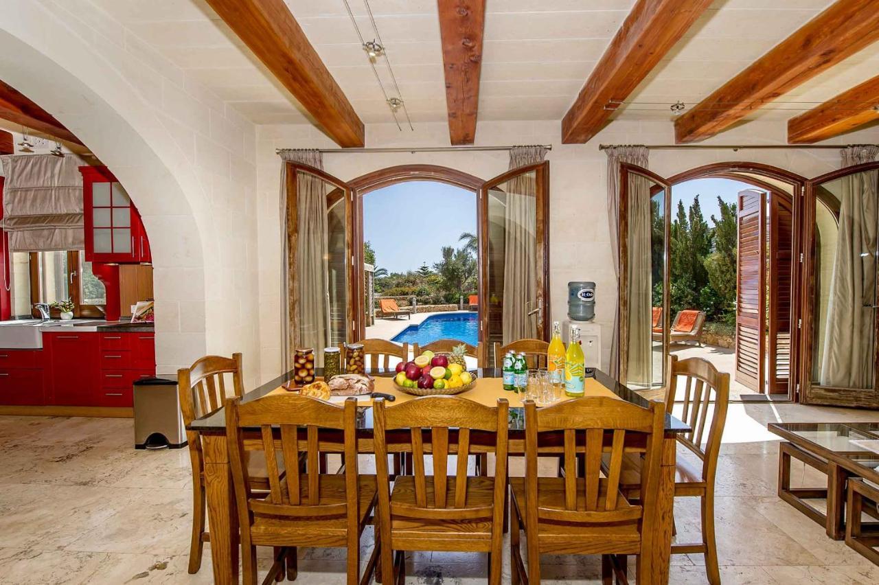 The Almonds Luxury Villa San Lawrenz Екстериор снимка